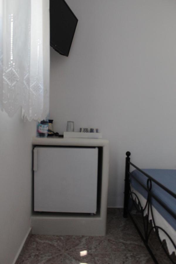 Meltemi Rooms And Studios Anafi Exterior foto