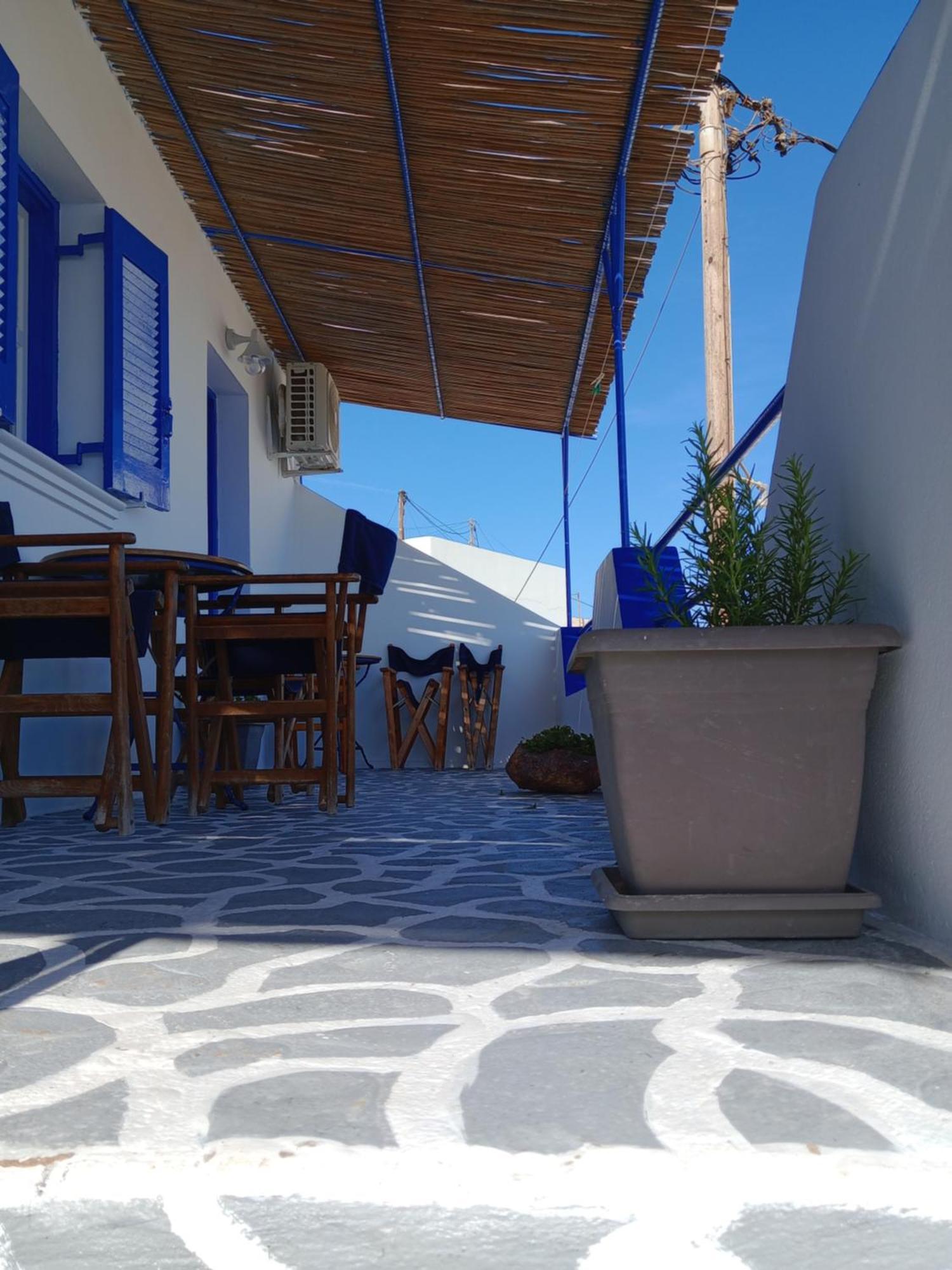 Meltemi Rooms And Studios Anafi Exterior foto